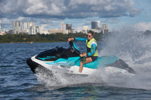 jet ski, Darwin jet ski, turning jet ski in water, jetskiing, watersports, motorised watersport