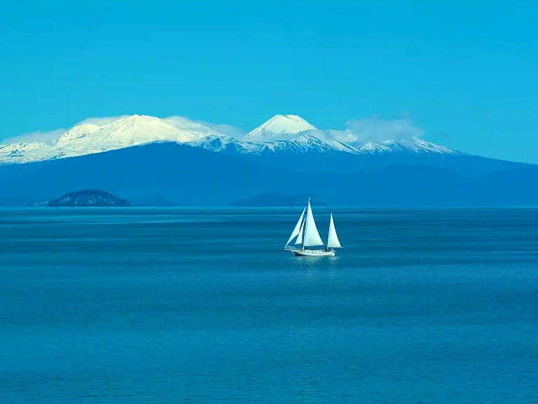 Lake Taupō Scenic Cruise