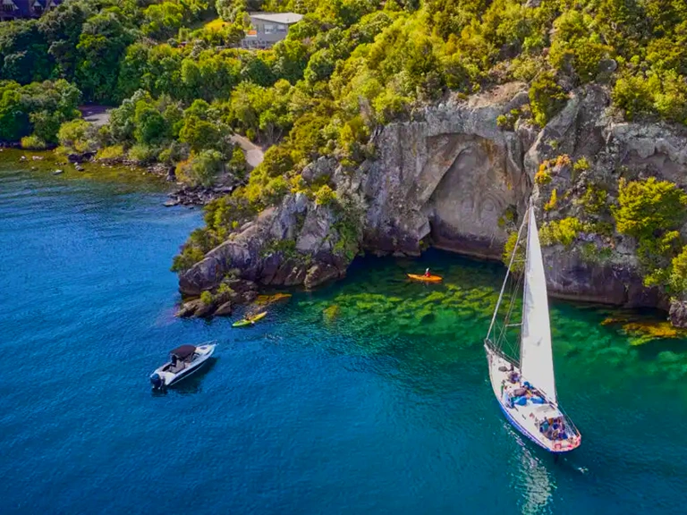 Māori Rock Carvings
