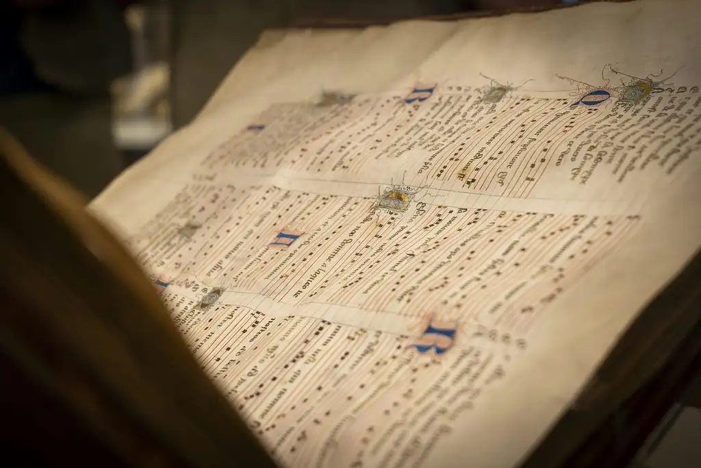 Paris, the City of Book Lovers - Small Group Tour