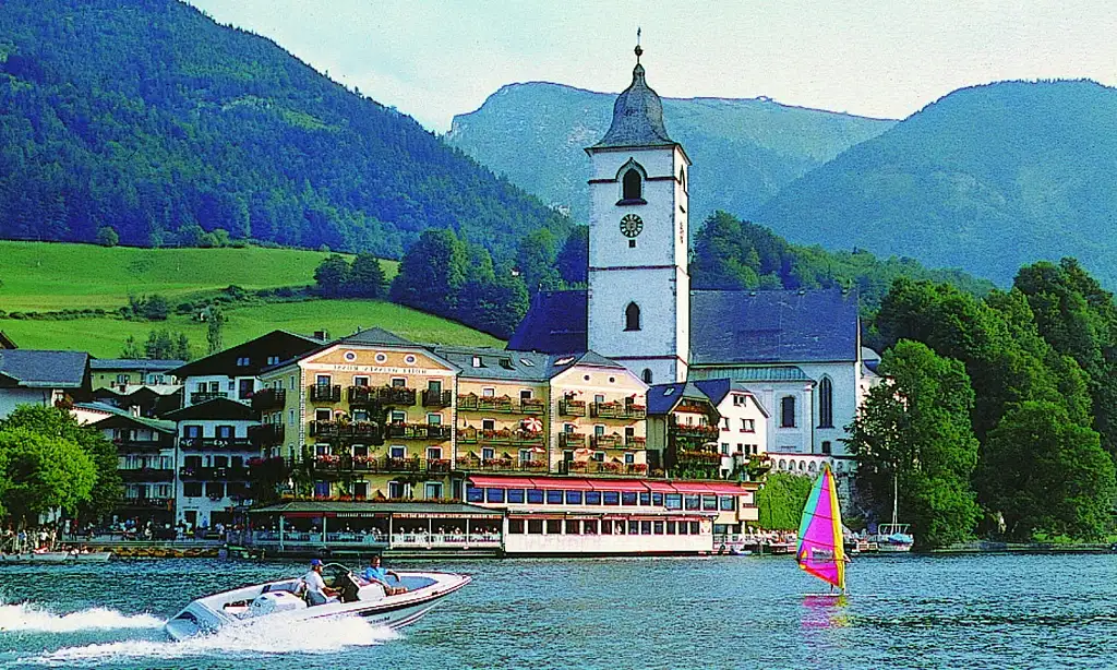 Salzburg and Lake District Day Tour | From Munich