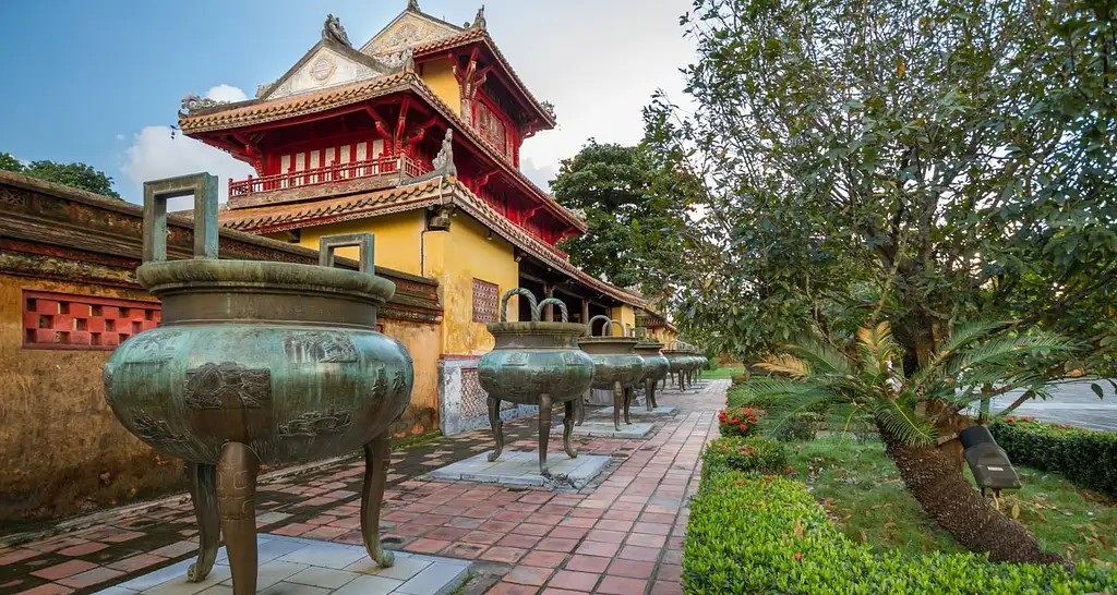 16 Day Ultimate Vietnam: Big Cities, Beaches & The Best Views Ever | G Adventures 18 to 35's