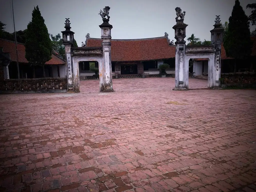 Full-day Duong Lam Ancient Village Tour | From Hanoi | Private Tour