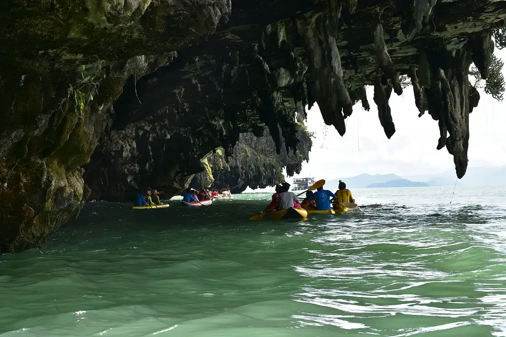 Hong Starlight Kayaking and Loi Krathong Ceremony from Phuket Full Day Tour