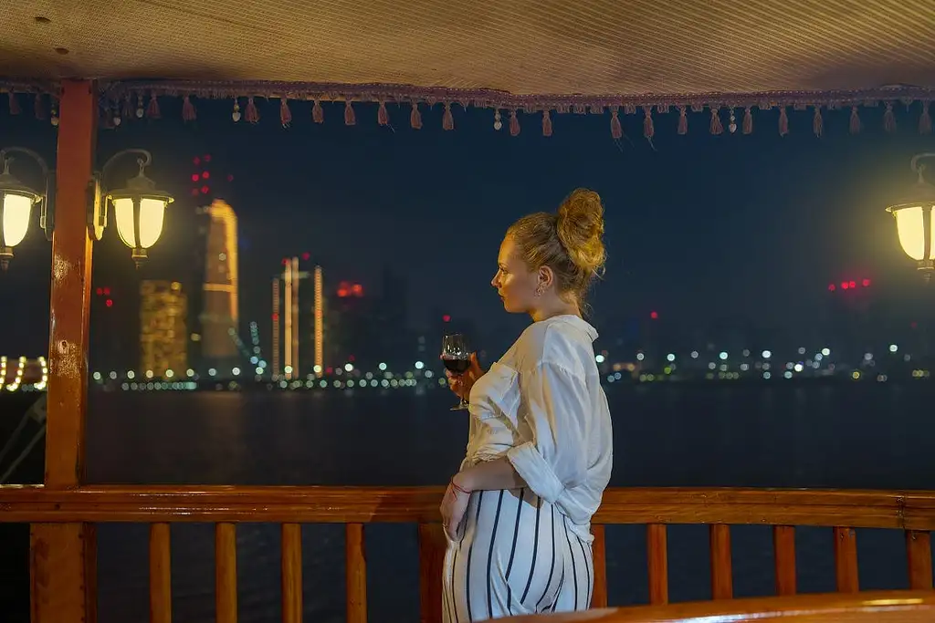 Dhow dinner cruise from Abu Dhabi