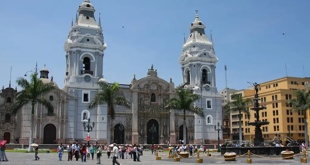 11 Days The Total Peru Package: Cities, Deserts & Inca Ruins | G Adventures 18-35's