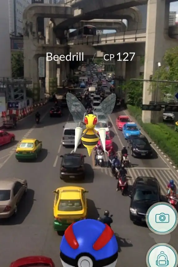 Pokémon (Go) Catching In Bangkok