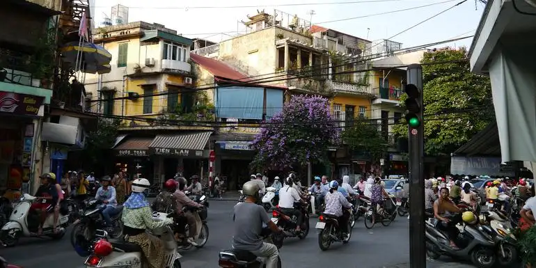 16 Day Ultimate Vietnam: Big Cities, Beaches & The Best Views Ever | G Adventures 18 to 35's