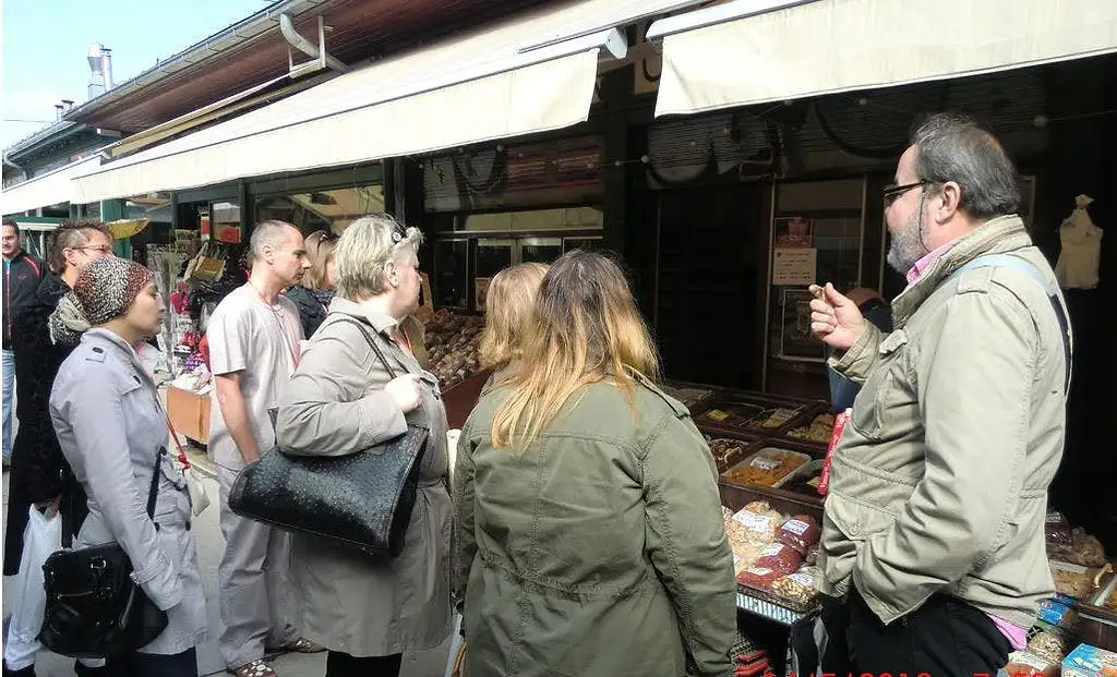 Vienna food tour at Naschmarkt