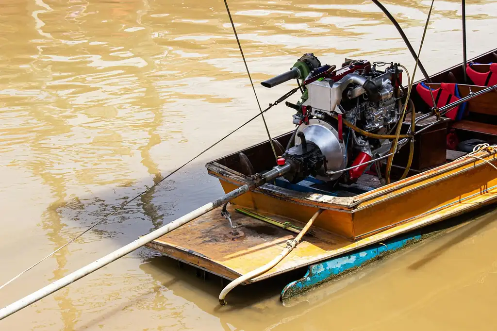 Railway Market and Amphawa Floating Market Tour from Bangkok