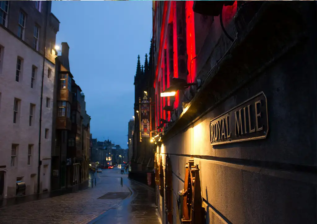 Edinburgh Witches Old Town Walking Tour and Underground Vault