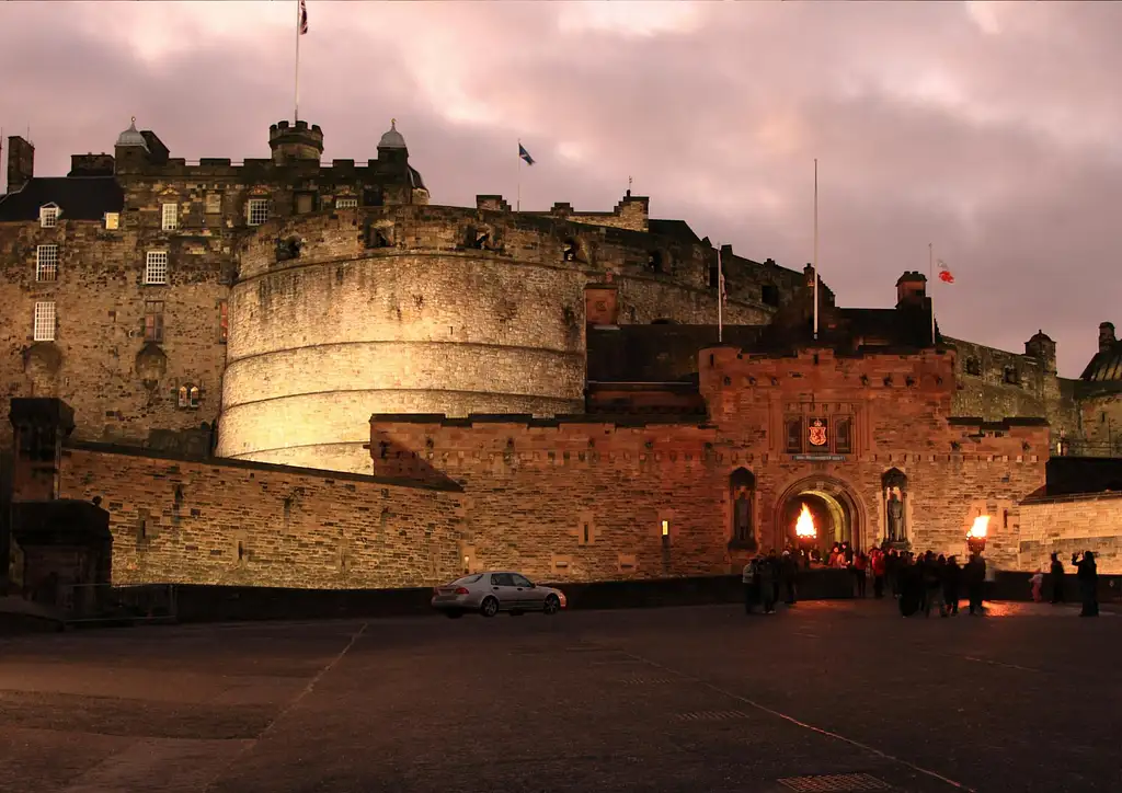 Edinburgh Witches Old Town Walking Tour and Underground Vault