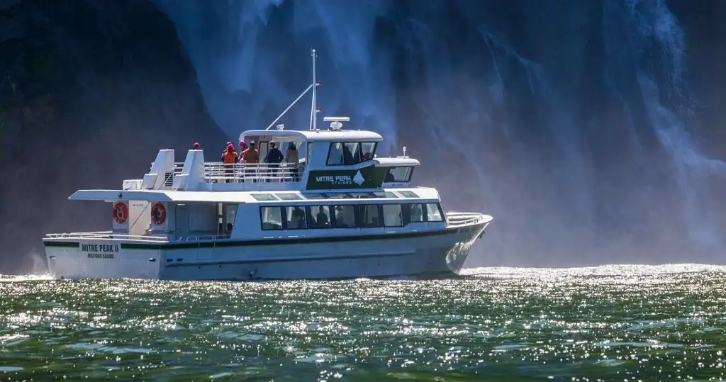 Milford Sound Coach, Cruise & Fly from Queenstown