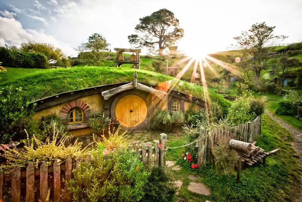 'Vibe of the North' North Island Tour- 10 Days