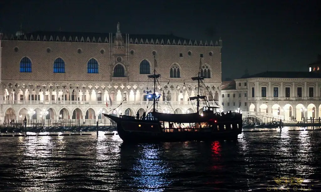 Galleon Dinner Cruise In Venice - Main Deck Seat