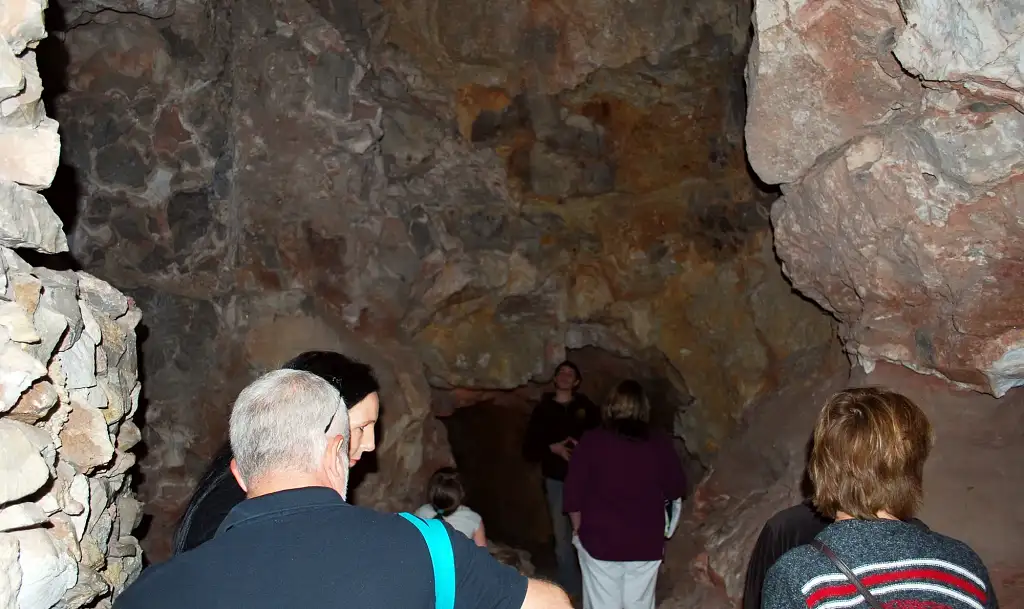 Grand Canyon Caverns/Route 66 Museum & Lunch Tour