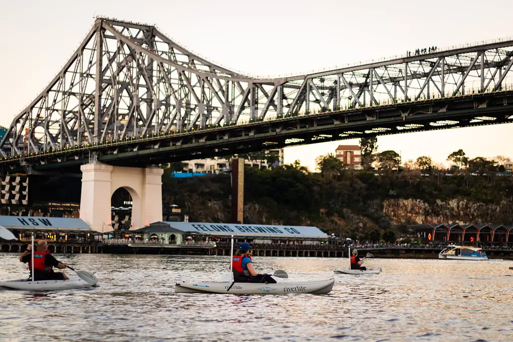 Brisbane Fiesta De Kayak | Night Kayaking & Dining Experience