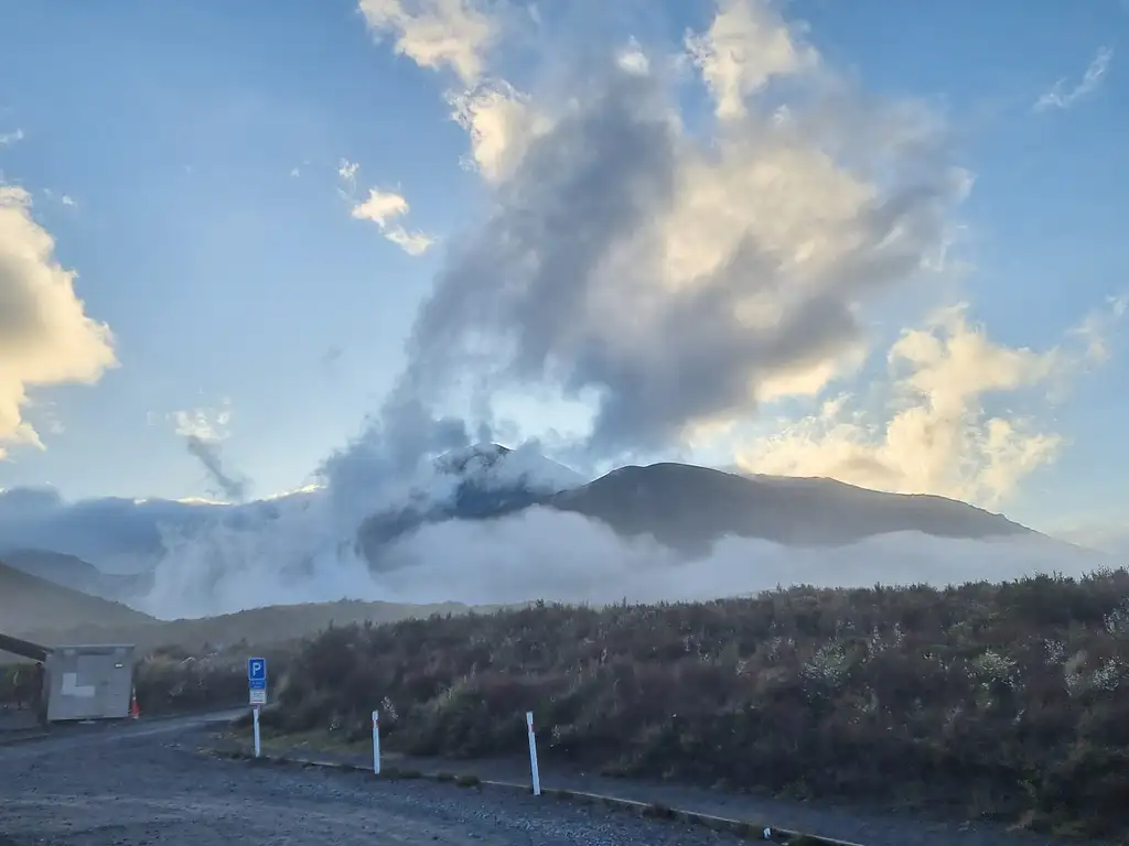 2 night Tongariro Alpine Crossing Package