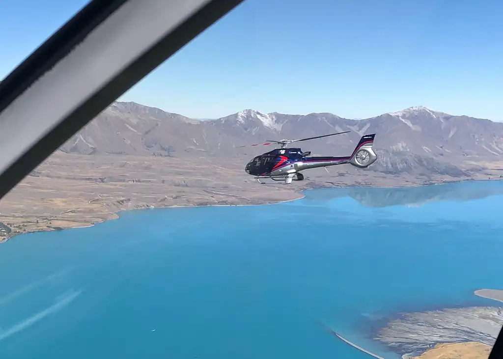 Aoraki Mount Cook Helicopter Flight with Mountain Landing