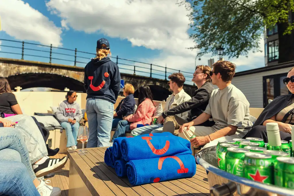 Amsterdam's Highlights and Local Insights Canal Cruise