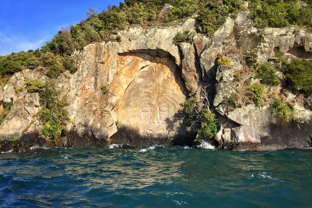 11 Day NZ South to North Island Adventure | Christchurch to Auckland | Haka Tours