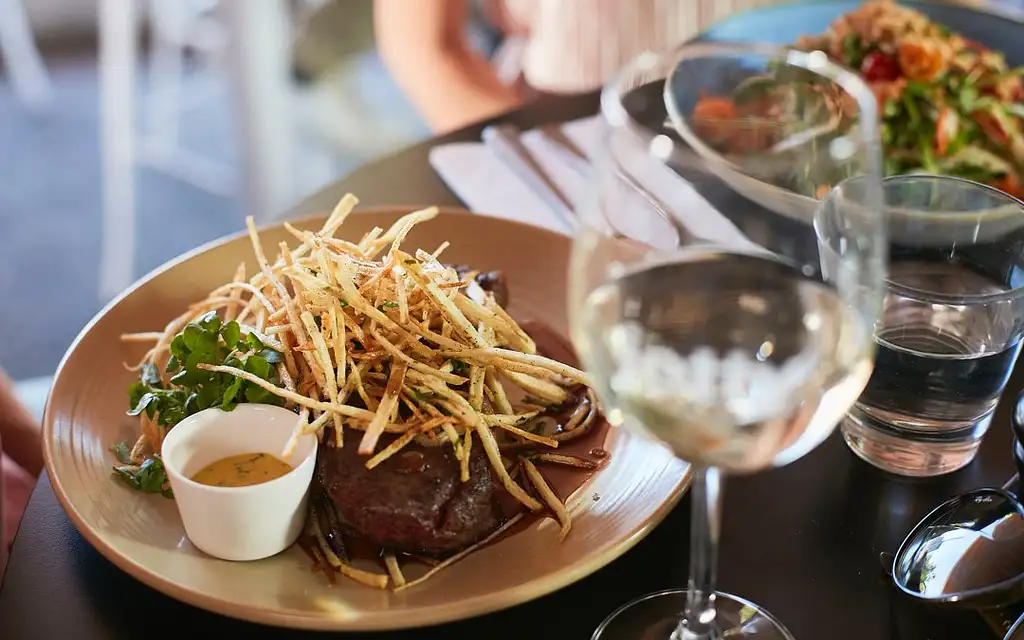 Noosa Everglades Cruise & Highlights with Lunch | Private Tour