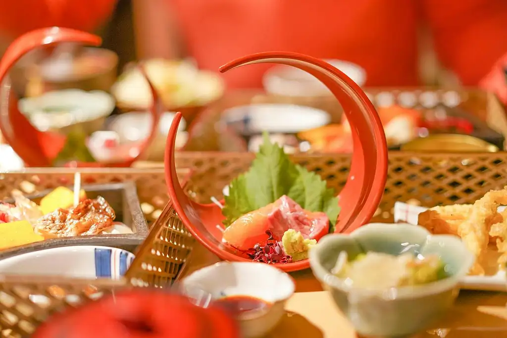 Himeji Castle Town Guided Bike Tour With Lunch | Half-day
