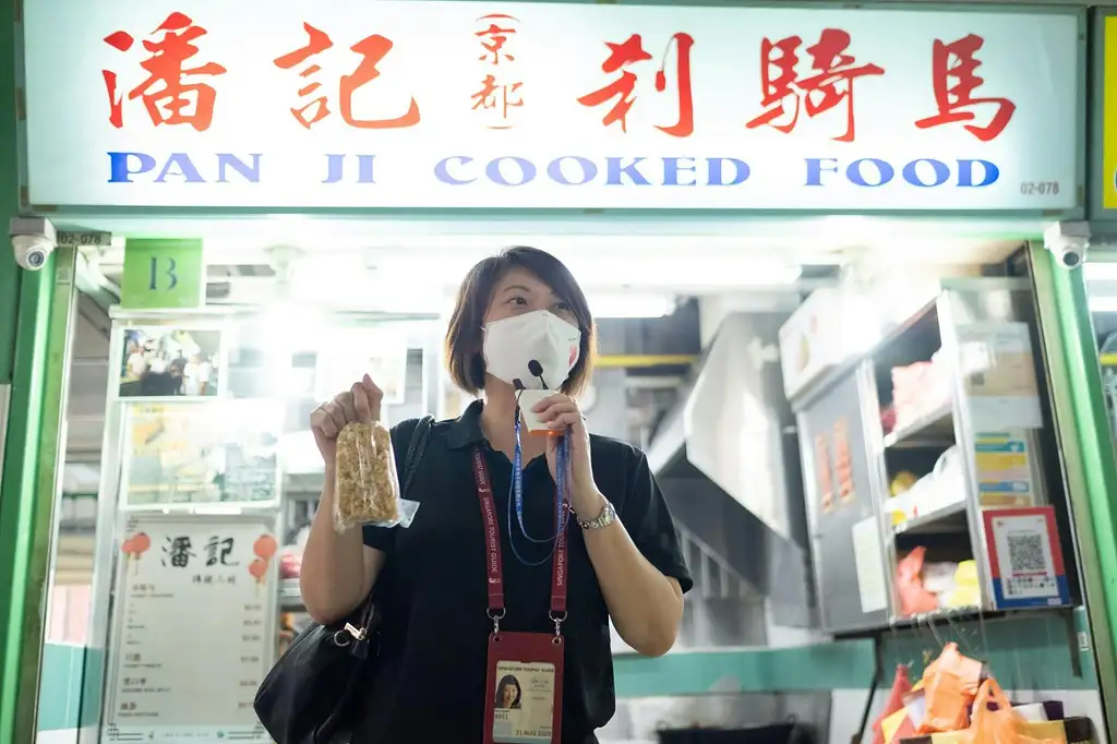 Singapore Hawker Food Tour in Chinatown