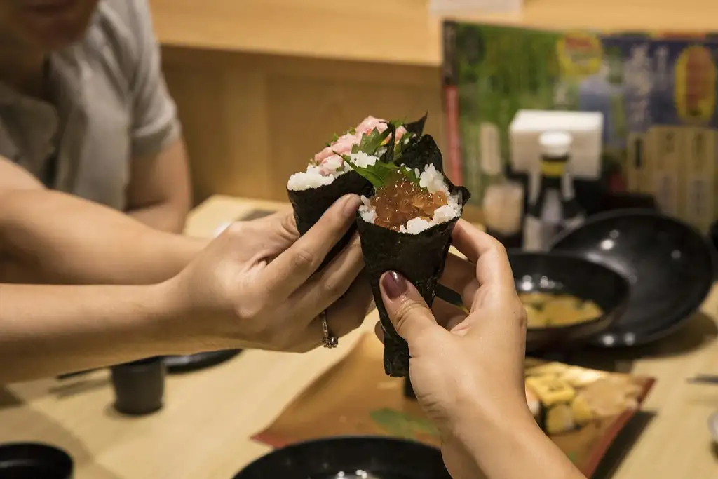 3-Hour Guided Food Tour Of Tokyo's Shinjuku Golden Gai