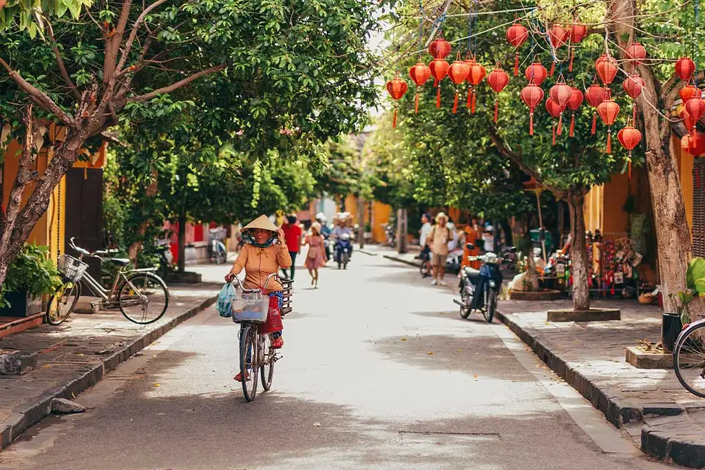 Intrepid 10 Day Vietnam Tour - Southbound