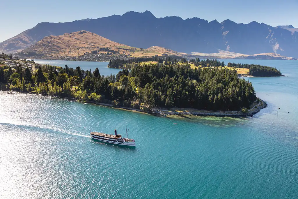 Queenstown Cruise & Wine Tour