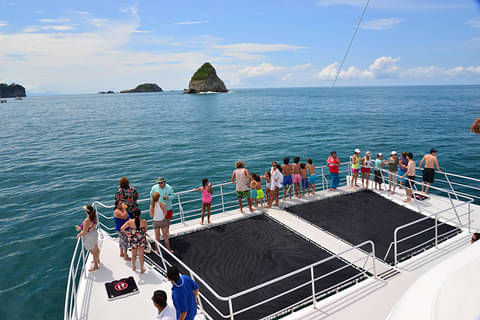 catamaran-manuel-antonio