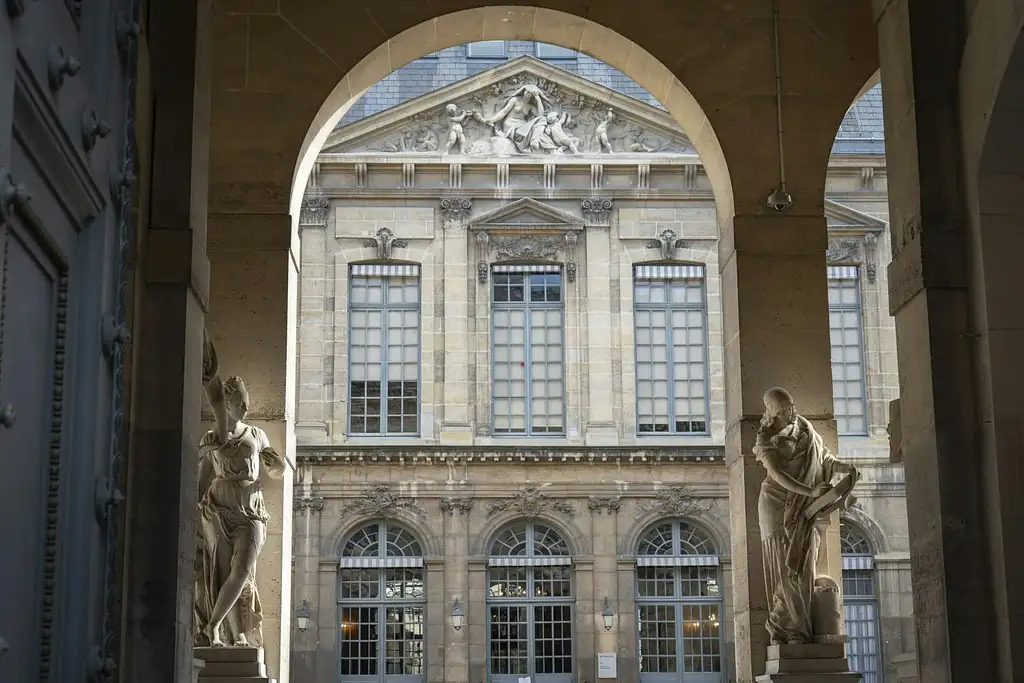 Paris, the City of Book Lovers - Small Group Tour
