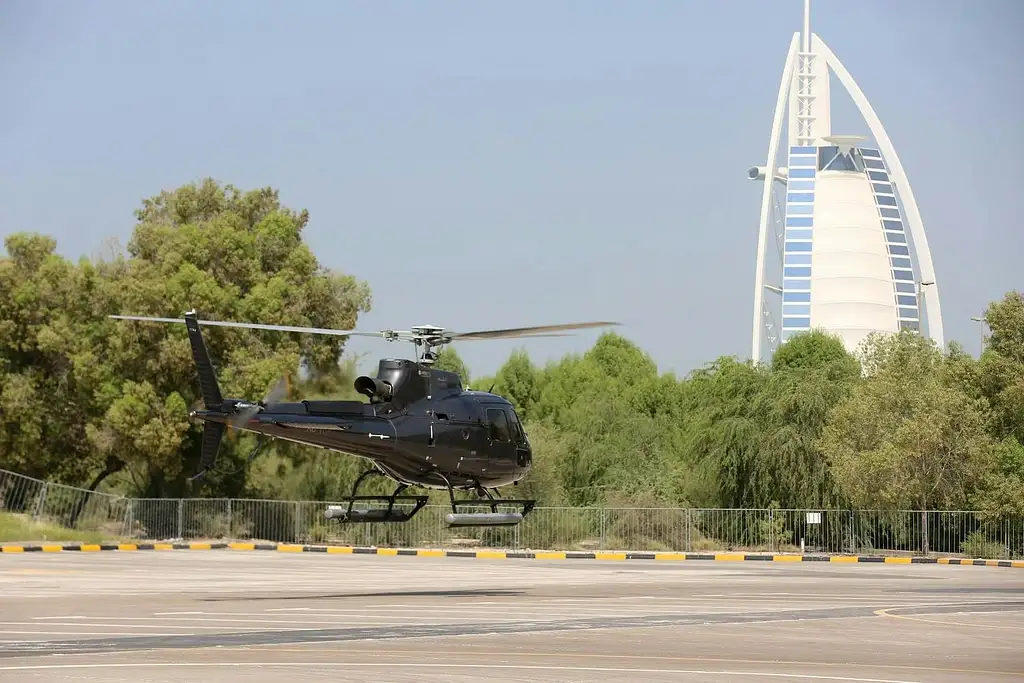 12-minute helicopter Tour Over Dubai