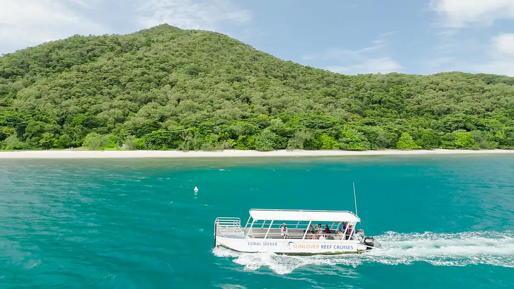 Moore Reef & Fitzroy Island | Reef & Island in a Day Tour