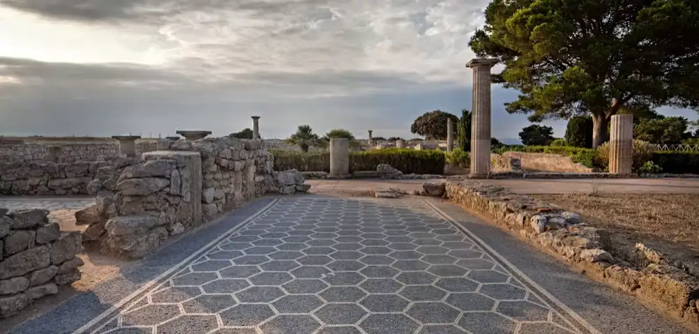 Empuries Private Tour and Boat Ride from Barcelona