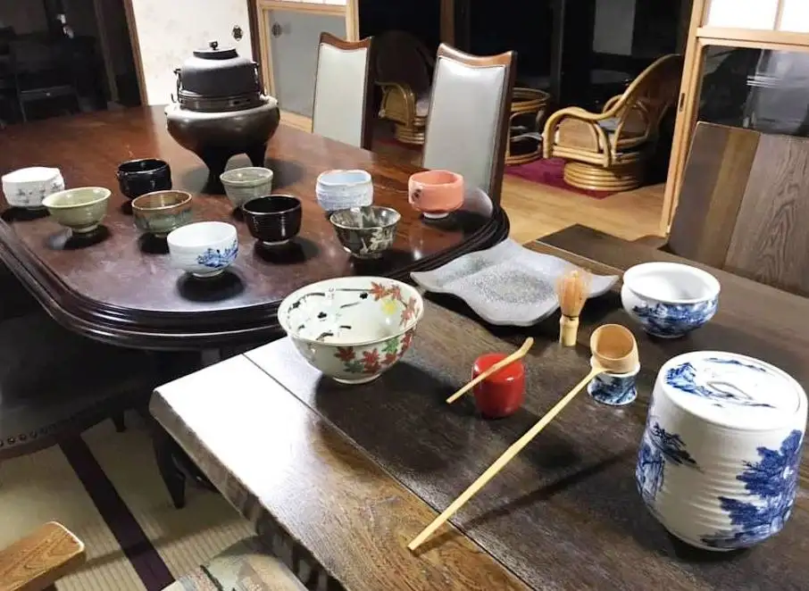 Japanese Food and Tea Tour in Kyoto