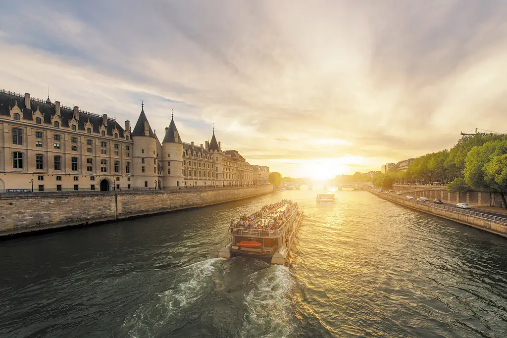Go City Paris: Paris Pass Plus