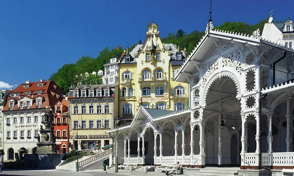 From Prague: Karlovy Vary day trip