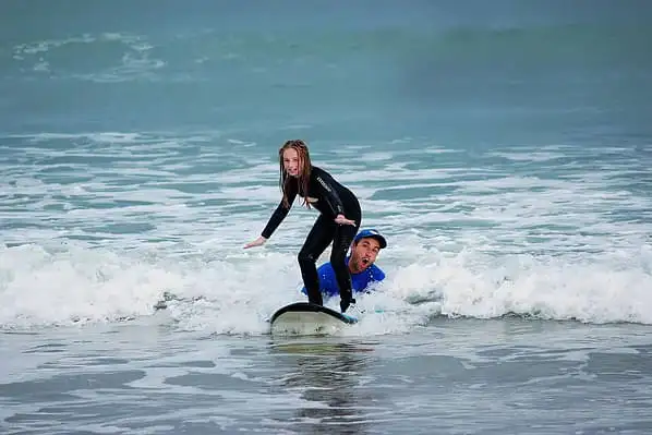 Noosa surfing lesson