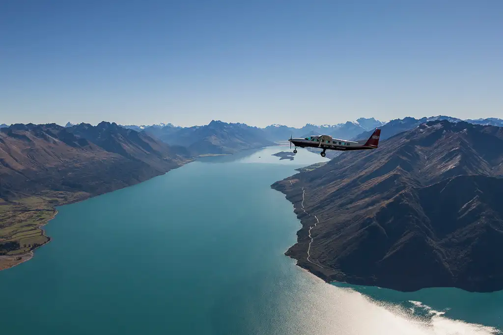 Milford Sound Scenic Flight - Cruise - Heli