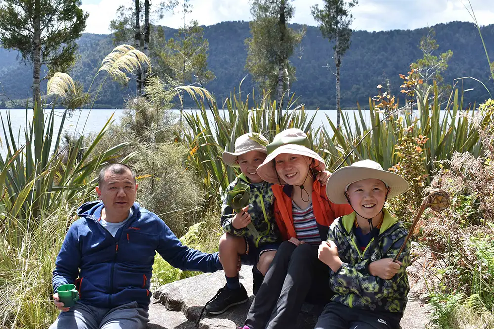 Lake Mapourika Cruise & Rainforest Walk