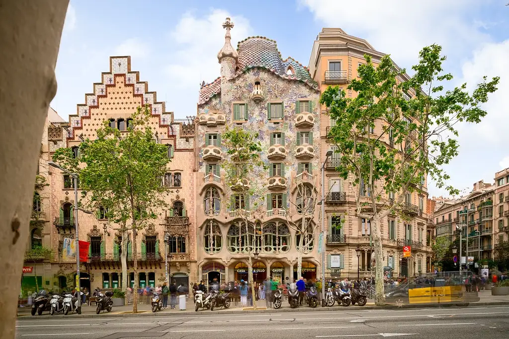 Best Of Gaudí Walking Tour With A Local Guide | Private Tour