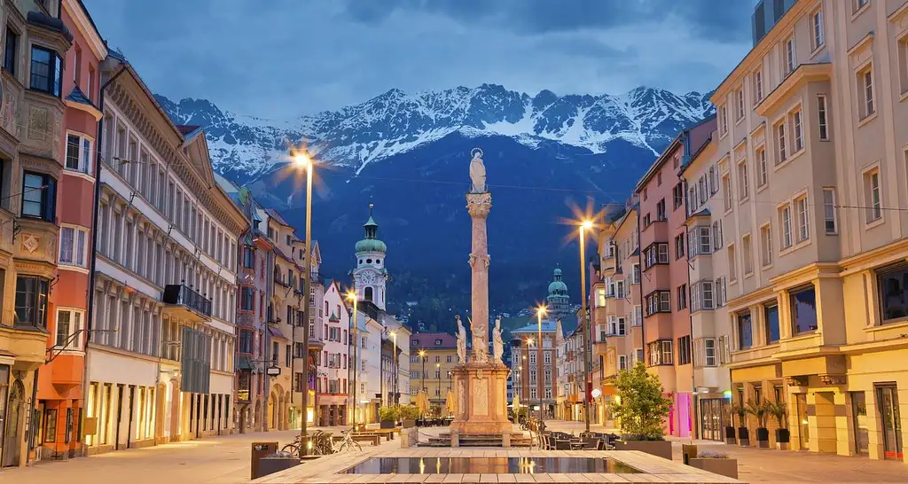 25 Days Total Europe: Austria, the Mediterranean & Ancient Athens | G Adventures 18-35's