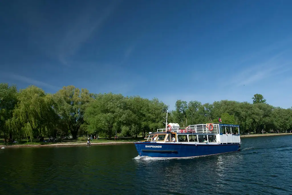 Toronto Harbour and Islands Sightseeing Cruise