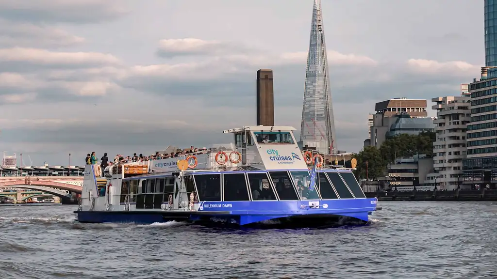 24-hour Hop-on Hop-off London River Pass