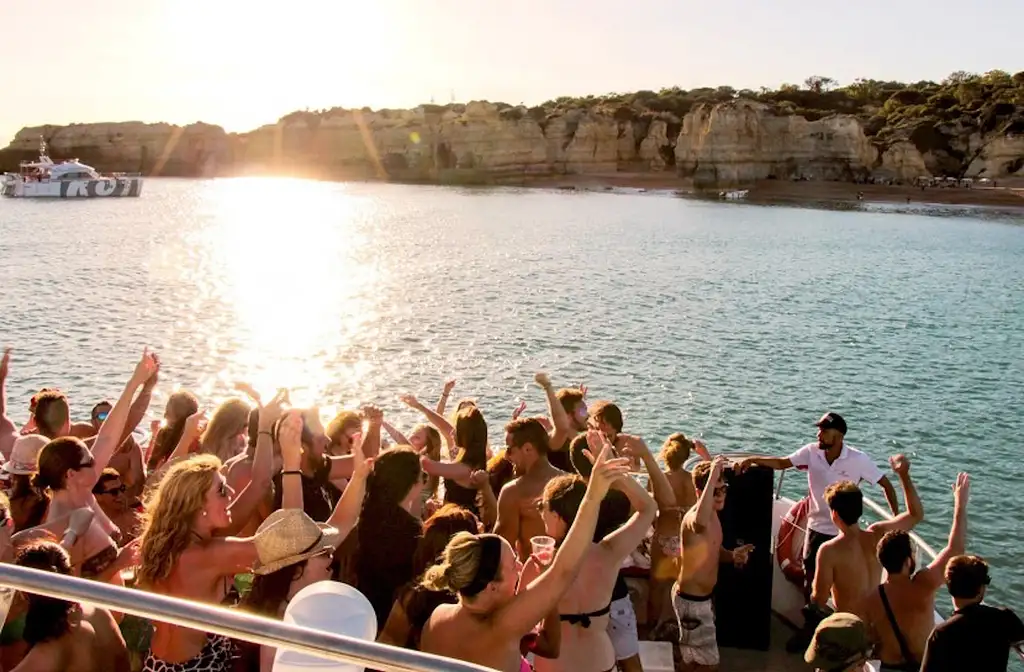 'Vibe of the North' North Island Tour- 10 Days