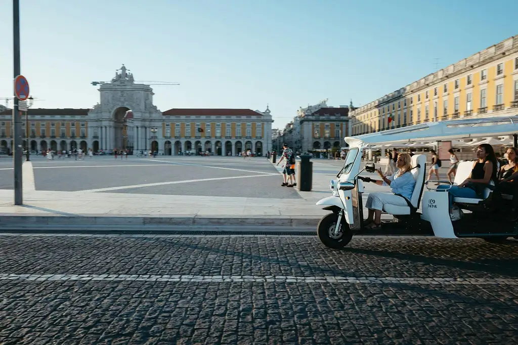 3-hour Best Of Lisbon Tuk Tuk Tour