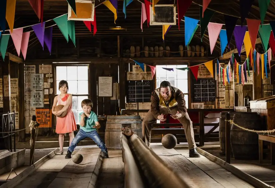 Melbourne Bus Tour: Sovereign Hill, Botanical Gardens PLUS Melbourne Skydeck Entry