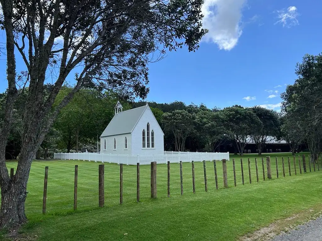 High End Sommeliers Wine Tour | From Waiheke Island